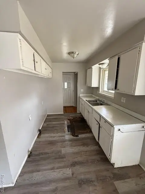 7667 Greenview Avenue, Detroit, MI 48228 - #3