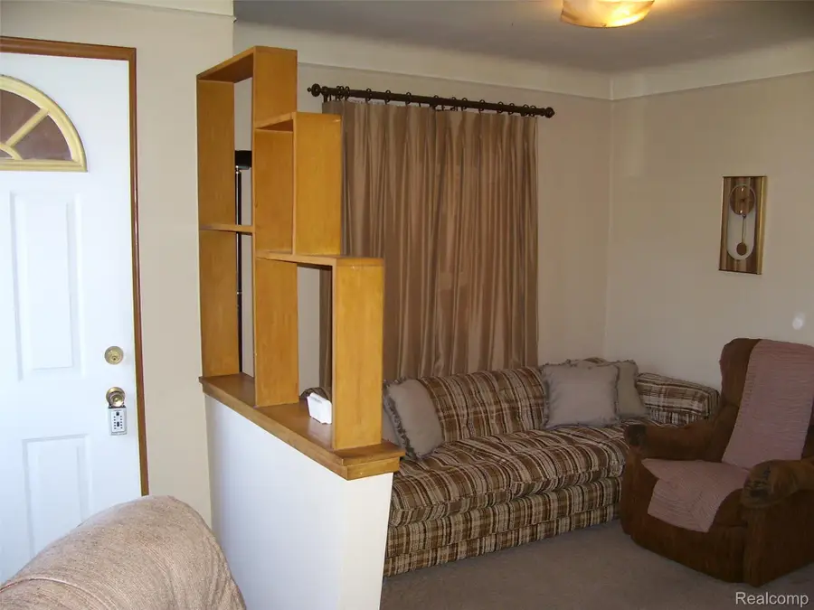 7300 Weingartz, Center Line, MI 48015 - #3