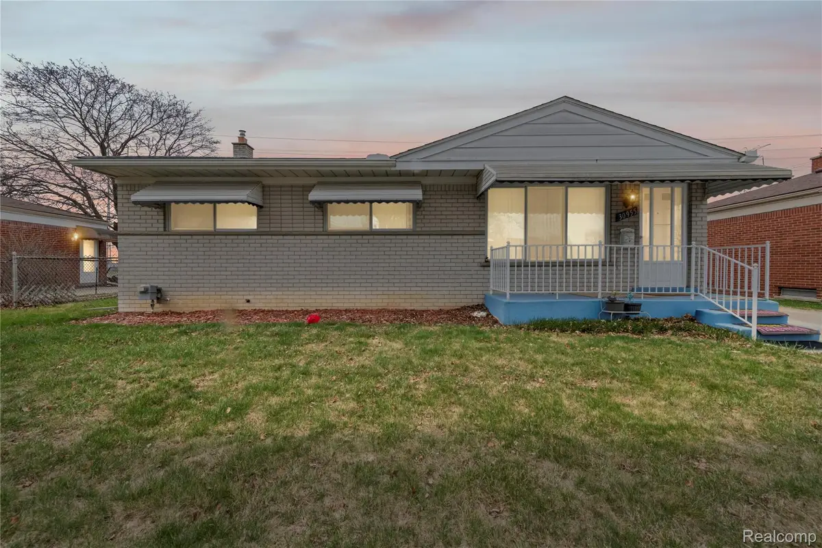 30955 Iroquois Drive, Warren, MI 48088 - #1