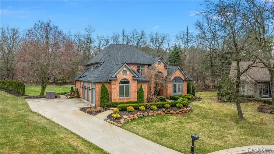 120 Wendover Court, Commerce, MI 48390 - #2