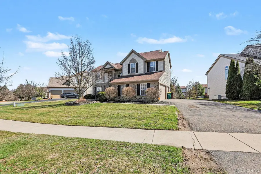 13805 Pond Bluff Drive, Van Buren, MI 48111 - #2