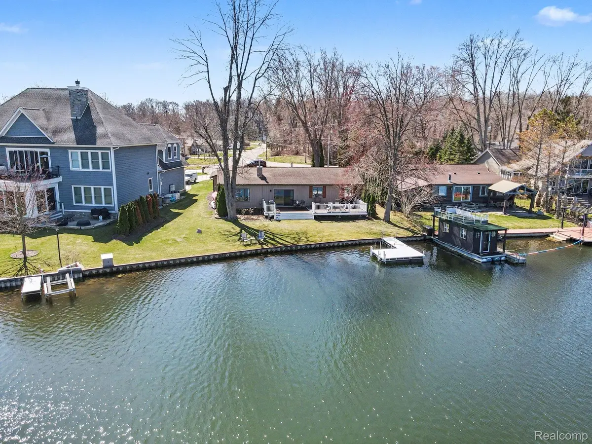 11591 Pleasant View Drive, Pinckney, MI 48169 - #1