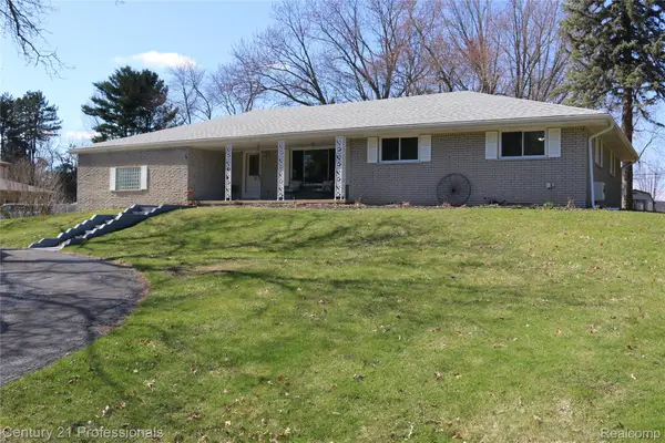 650 Longford Drive, RochesterHills, MI 48309