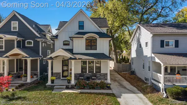 929 N Pleasant Street, RoyalOak, MI 48067