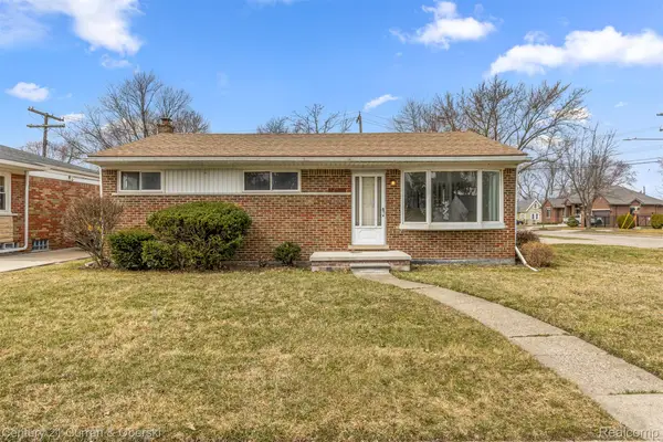 32819 Jefferson Avenue, StClairShores, MI 48082