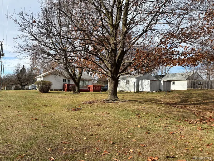 2257 Lodge Road, Flint, MI 48532 - #3