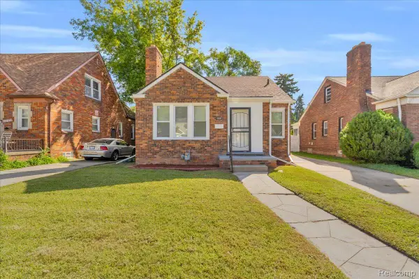 18458 Snowden Street, Detroit, MI 48235