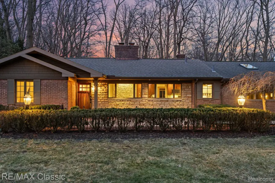 16800 Bell Creek Lane, Livonia, MI 48154 - #3