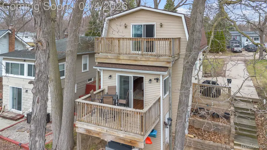 9473 Huron, Pinckney, MI 48169 - #2