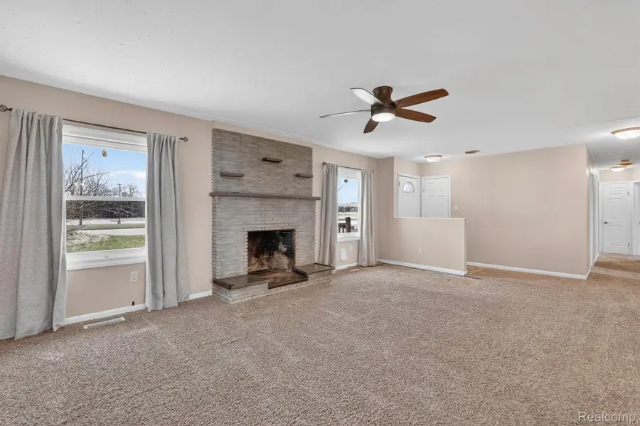 1325 N Linden Road, Flint, MI 48532 - #2