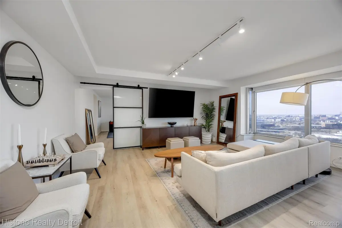 1300 E Lafayette #2409, Detroit, MI 48207 - #1