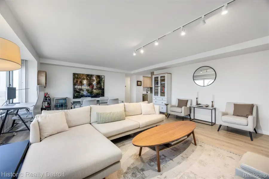 1300 E Lafayette #2409, Detroit, MI 48207 - #2