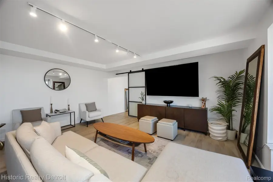 1300 E Lafayette #2409, Detroit, MI 48207 - #3