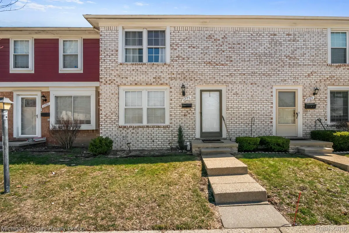 2775 Seaton Circuit W, Warren, MI 48091 - #1