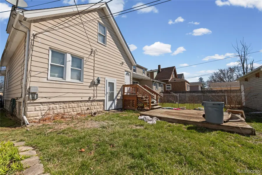 705 Cleophus Parkway, Lincoln Park, MI 48146 - #3