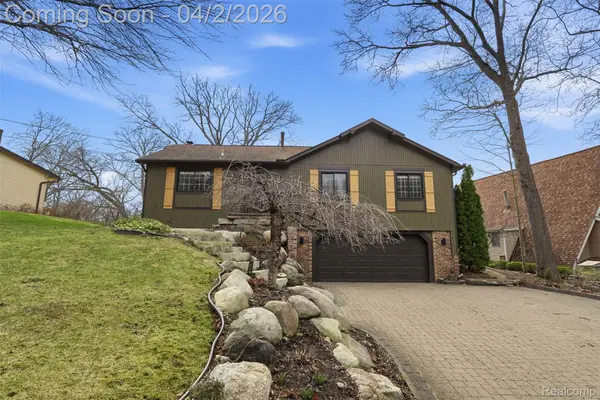 1929 Ridge Road, WhiteLake, MI 48383