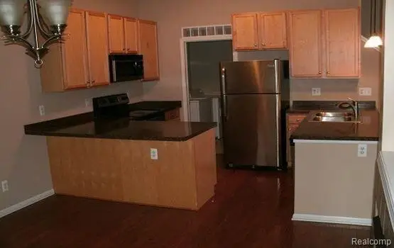 579 N Pontiac Trail, Walled Lake, MI 48390 - #2