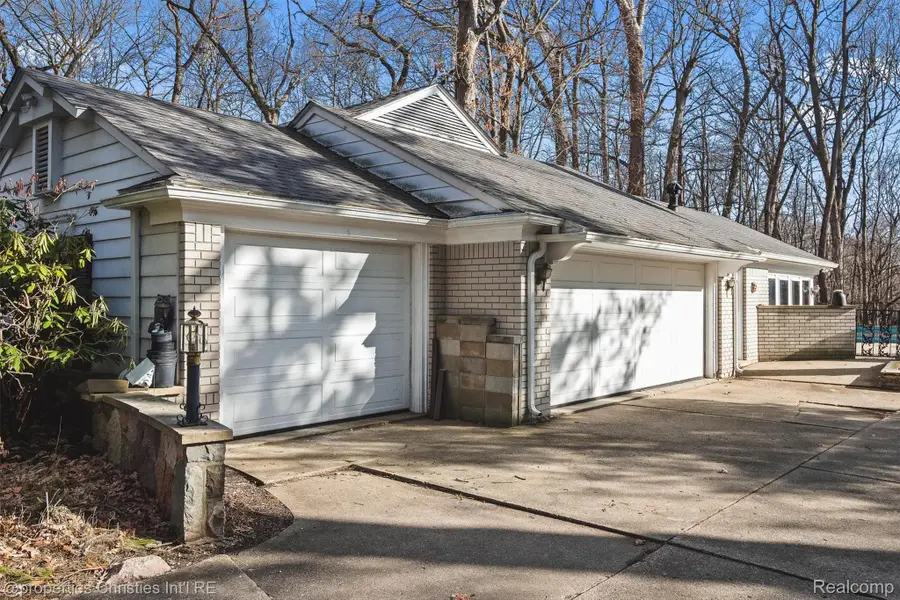 870 Highwood Drive, Bloomfield, MI 48304 - #3