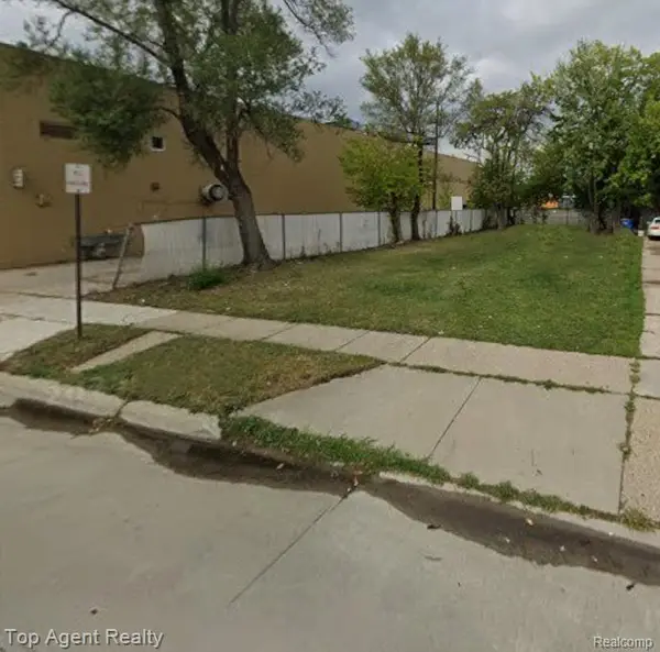 8061 Maxwell Avenue, Warren, MI 48089