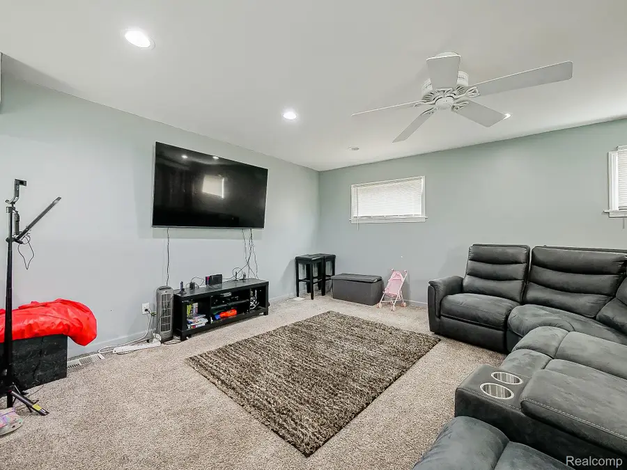 24350 Union Street, Dearborn, MI 48124 - #2