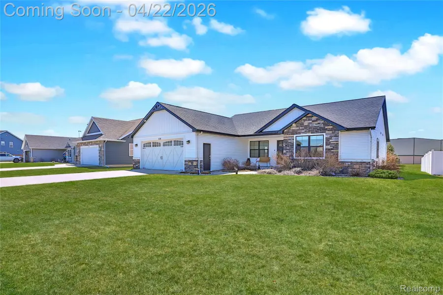5711 Stone Briar Lane S, Freeland, MI 48623 - #2
