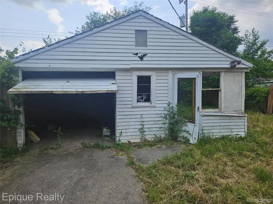 6137 Radnor Street, Detroit, MI 48224 - #2