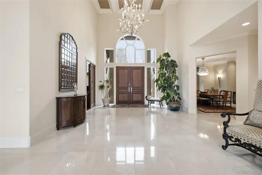 5230 Clarendon Crest Street, Bloomfield, MI 48302 - #3