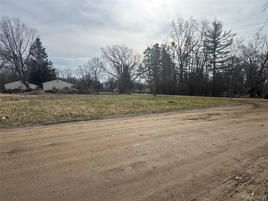 4235 Quick Road, Holly, MI 48442 - #2
