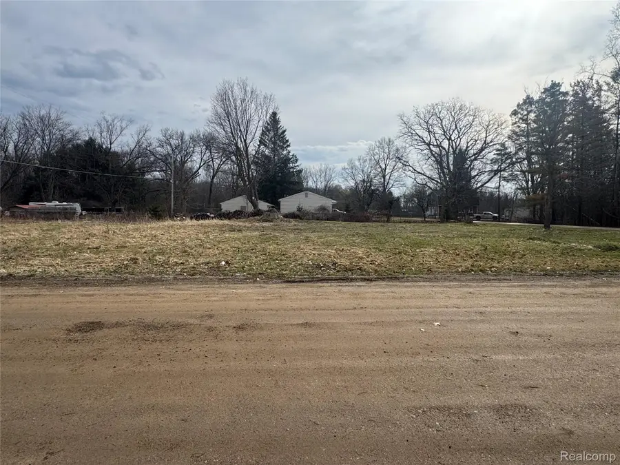4235 Quick Road, Holly, MI 48442 - #3