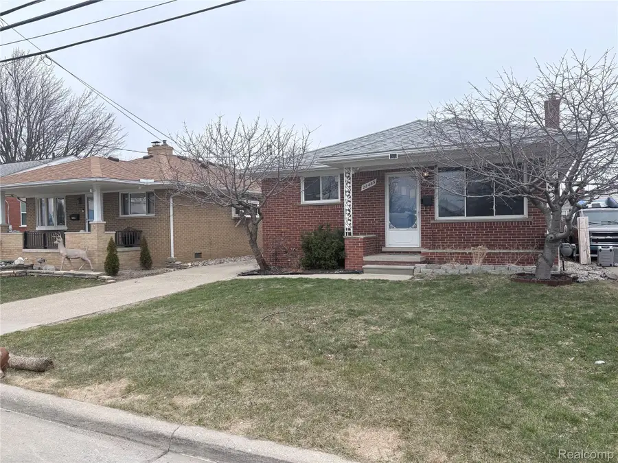 22435 Lange Street, Saint Clair Shores, MI 48080 - #2