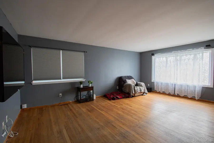 20656 Newman Drive, Trenton, MI 48183 - #3