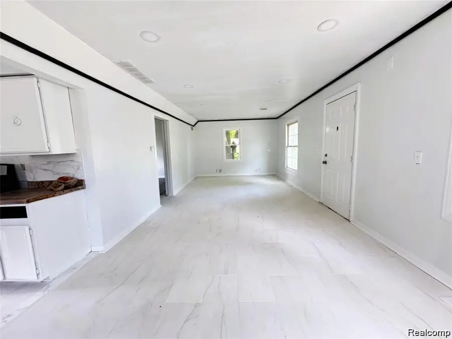 26439 Hopkins Street, Inkster, MI 48141 - #3