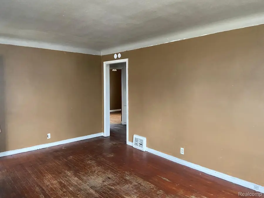 640 Crawford Street, Flint, MI 48507 - #3