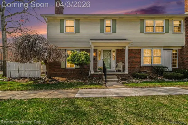 20807 E Glen Haven Circle, Northville, MI 48167