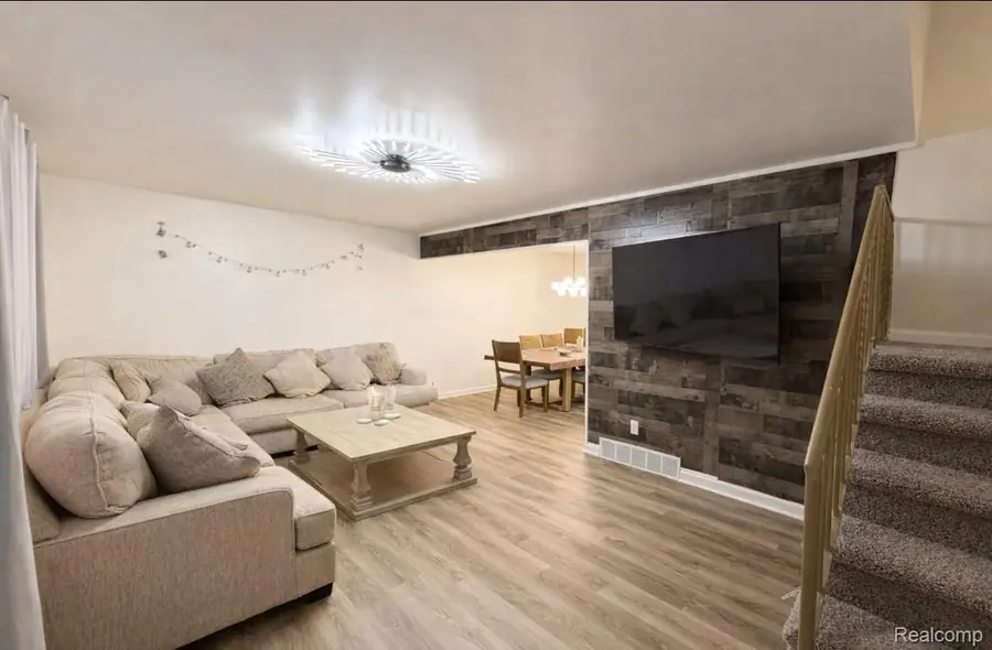 25880 Cherry Hill Road, Dearborn Heights, MI 48127 - #3