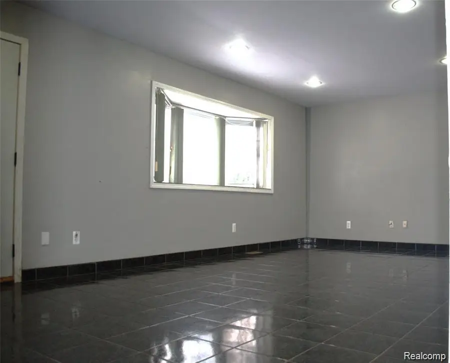 8452 Doncaster Drive, Sterling Heights, MI 48312 - #2