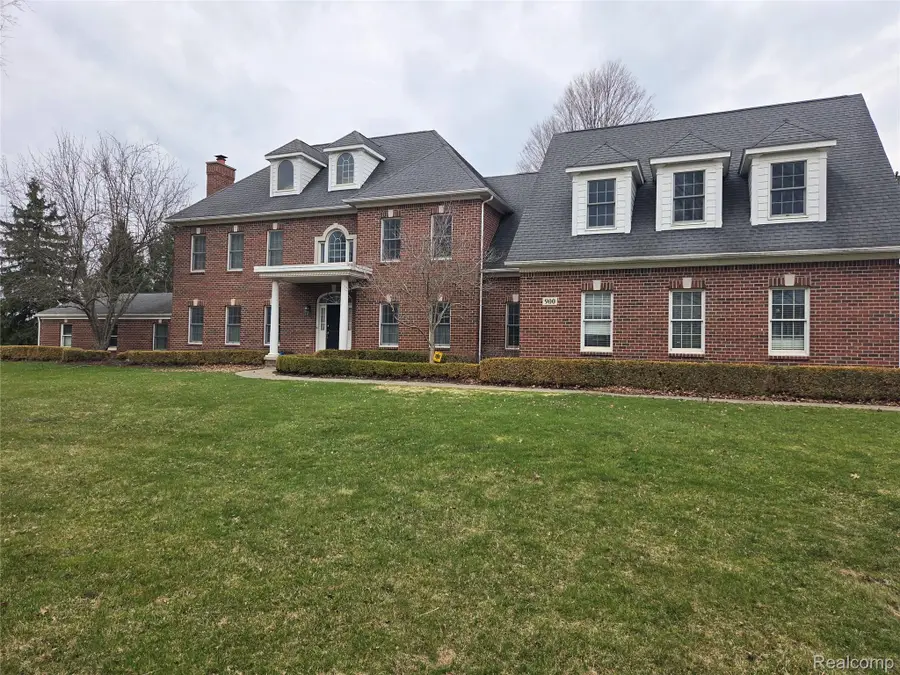 900 Maxfield Road, Brighton, MI 48114 - #2