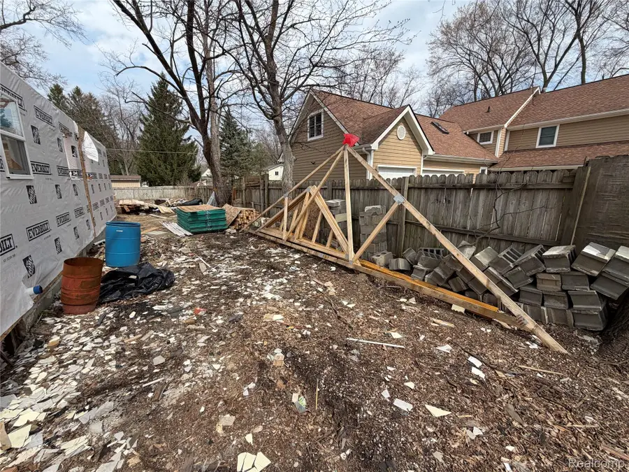 2935 Jackson Boulevard, Highland, MI 48356 - #3