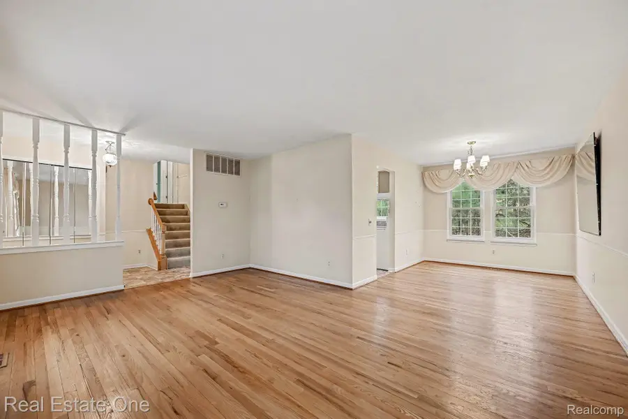 27940 White Plains, Farmington Hills, MI 48331 - #2