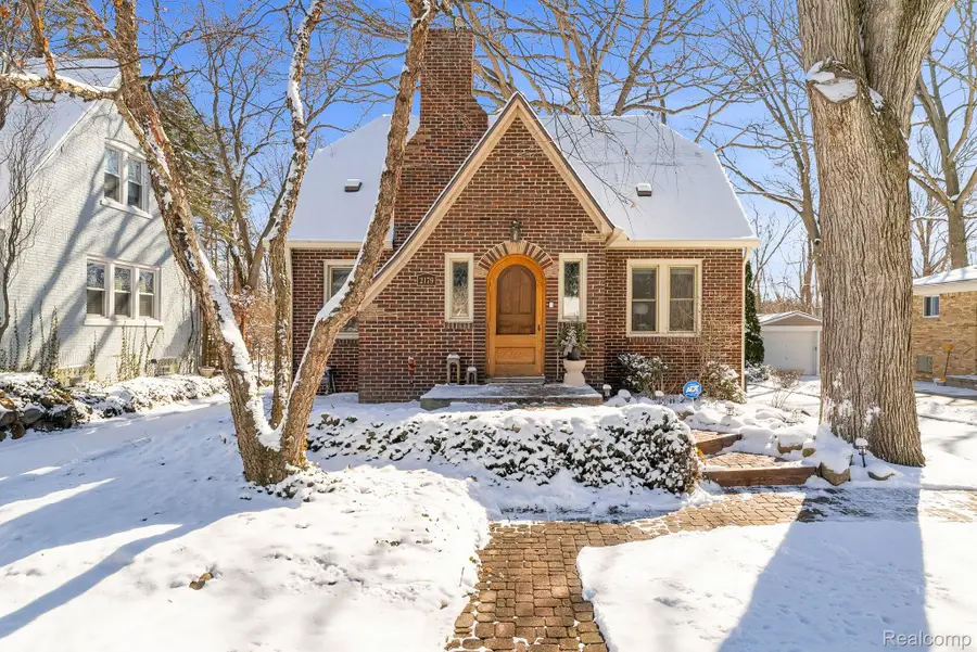 2179 Avondale Street, Sylvan Lake, MI 48320 - #2