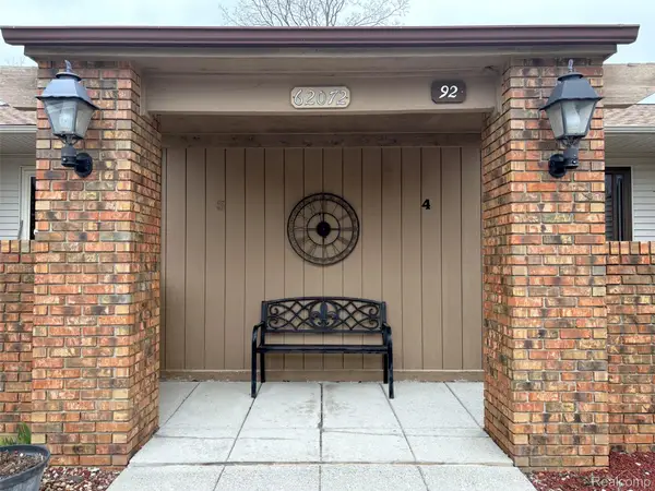 62072 Yorktown - Unit 4, SouthLyon, MI 48178