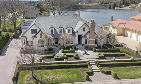 18939 Bella Vista Court, Northville, MI 48168