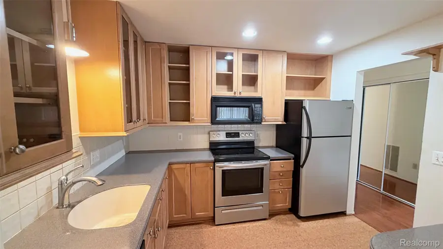 24219 Evergreen Road #39, Southfield, MI 48075 - #2