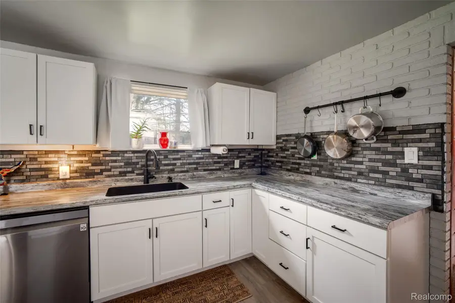 8780 Dixie Highway, Birch Run, MI 48415 - #3