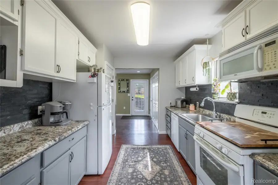 3253 S Vassar Road, Davison, MI 48423 - #3