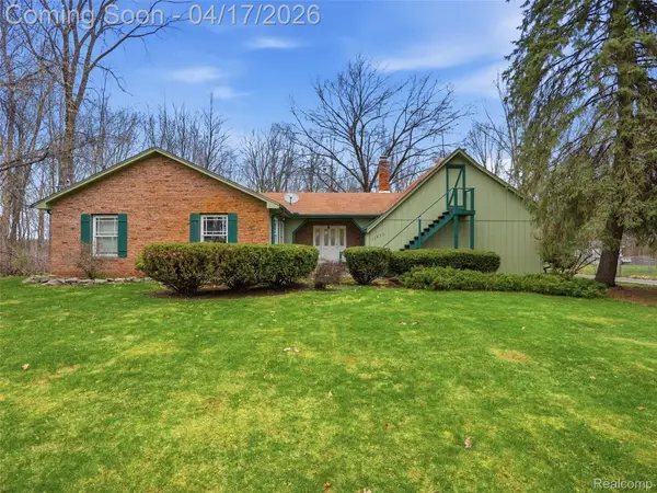 11430 Big Lake Road, Davisburg, MI 48350