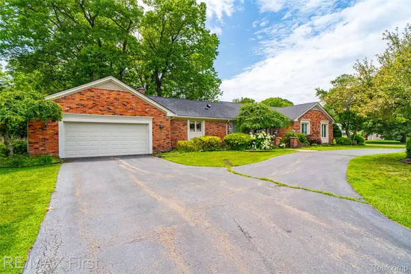 1899 Ledbury Drive, BloomfieldHills, MI 48304