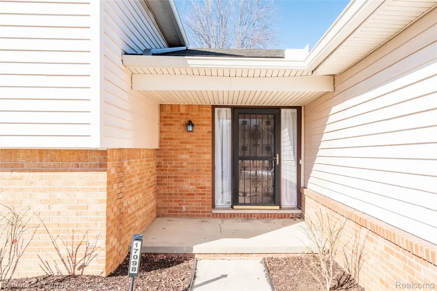 17098 Coral Gables Street, Southfield, MI 48076 - #3