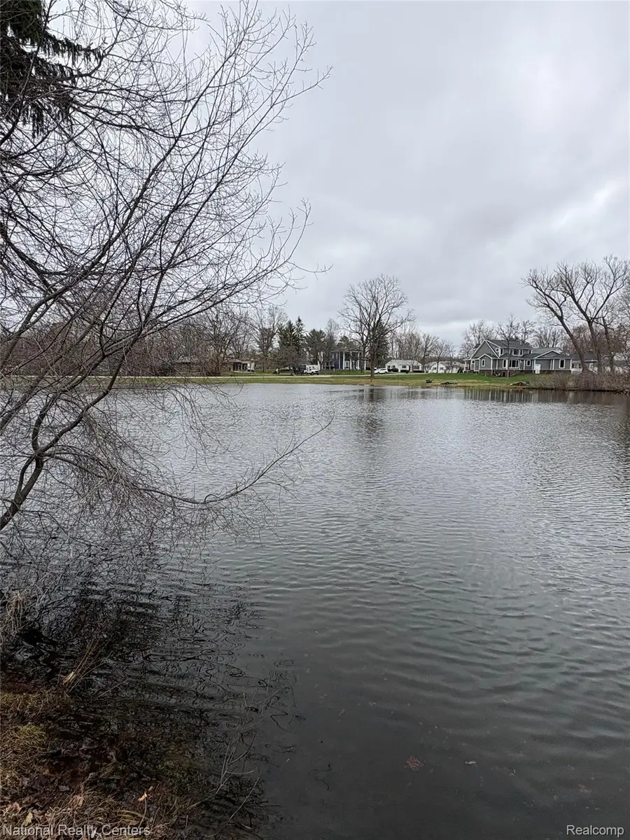 138 N Holcomb Road, Clarkston, MI 48346 - #3