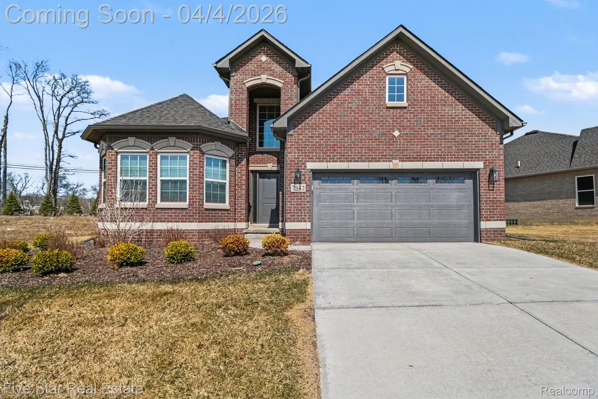 7842 Trailside Court, West Bloomfield, MI 48323 - #1